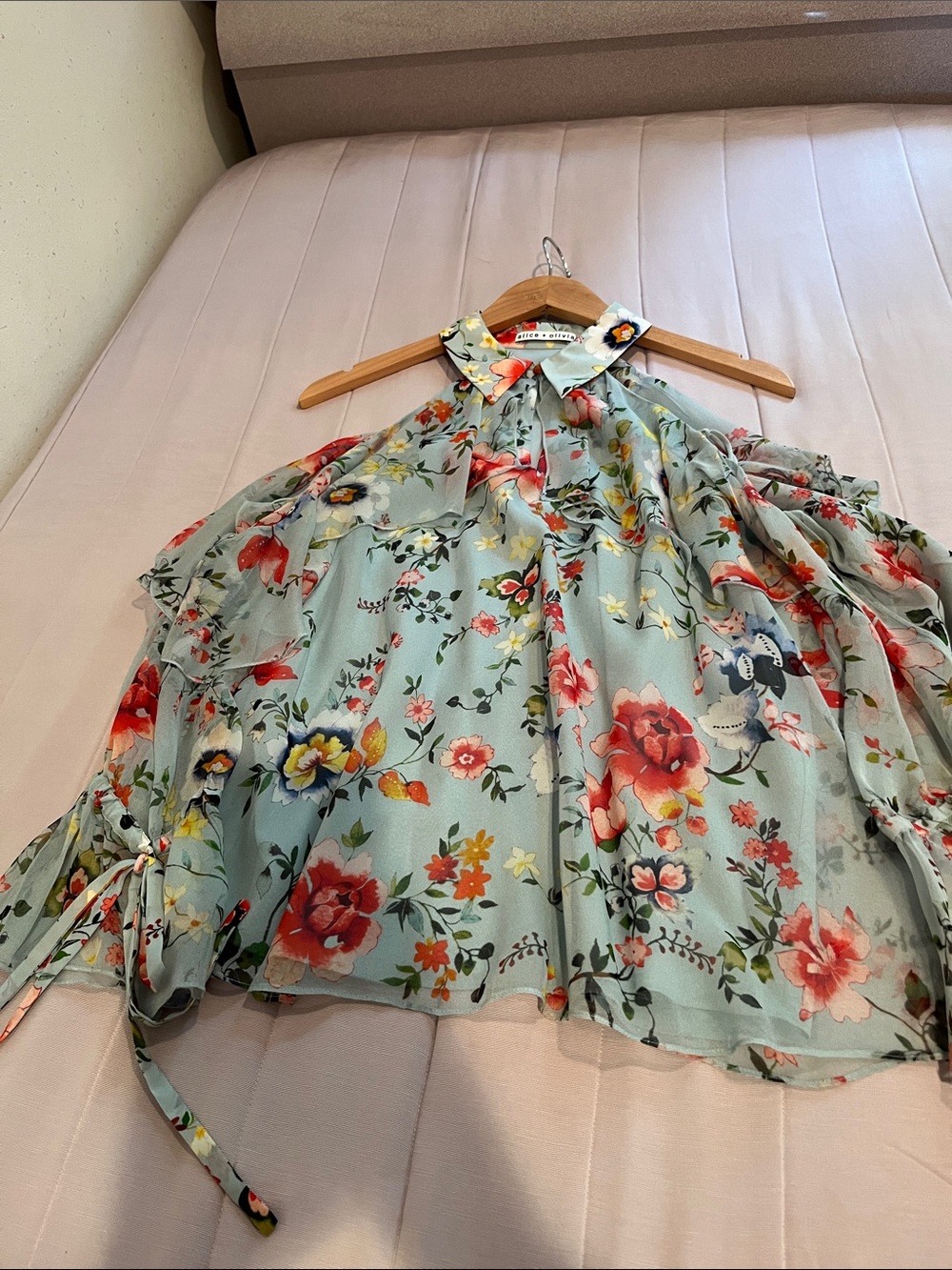 Alice + Olivia Mint Floral Halter Cold-Shoulder Blouse - Picture 4 of 7